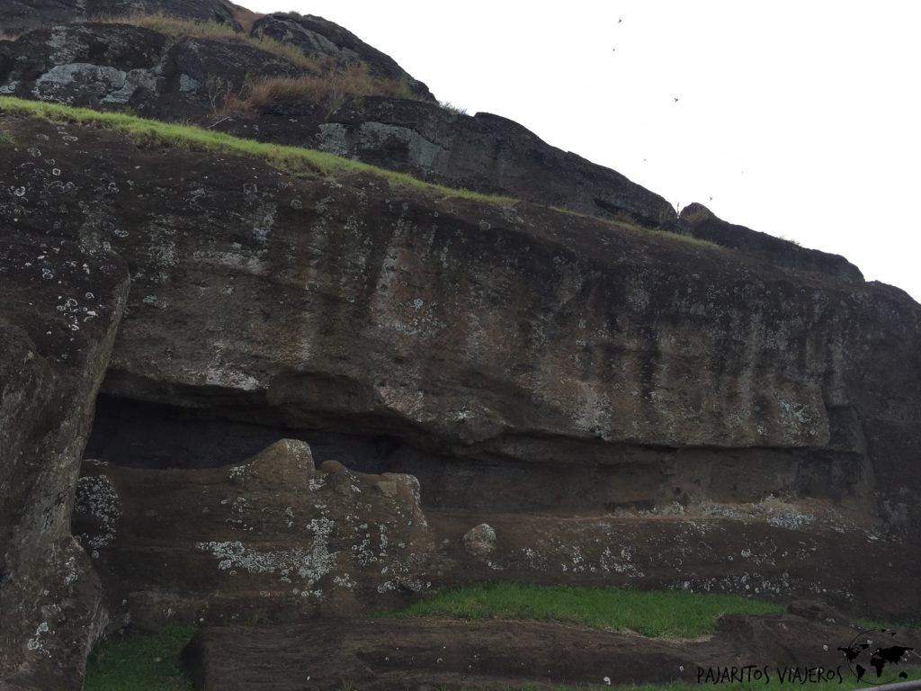 Moai tallado en la piedra sin gluten free isla de pascua chile viaje