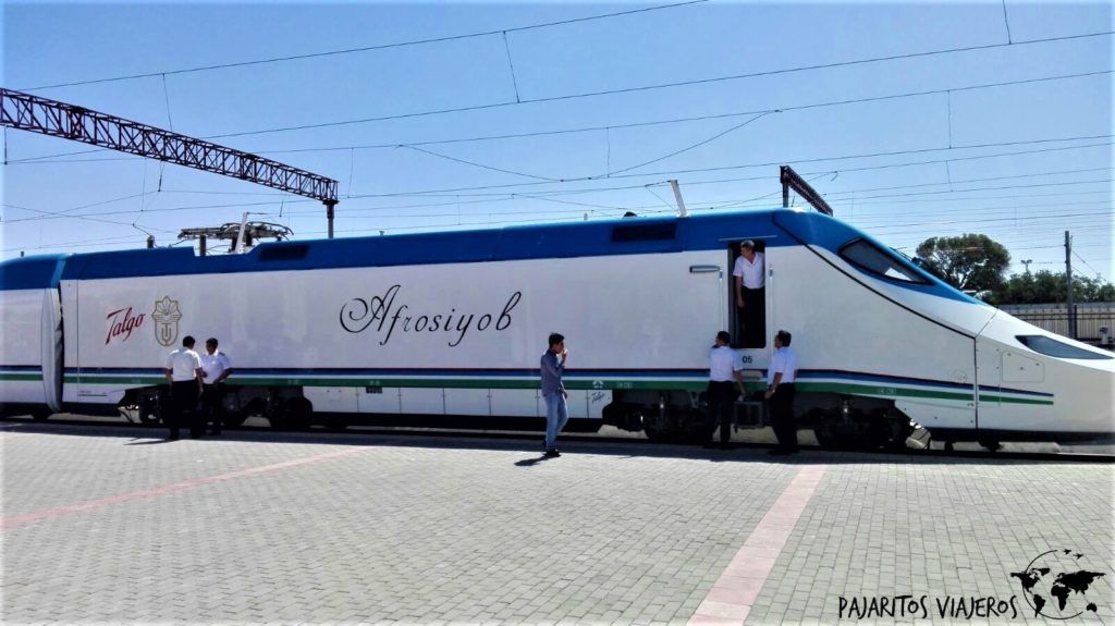 Tren Afrosiyob Samarcanda Bujara Uzbekistan