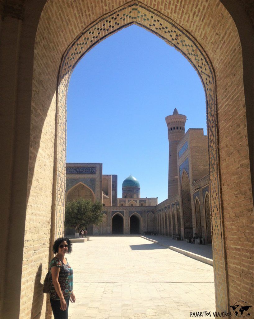 mezquita Poi Kalyan bujara uzbekistan viaje