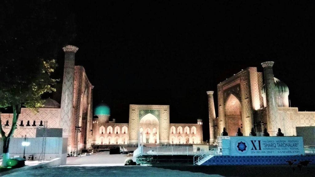 Registán de noche samarcanda uzbekistan viaje gluten