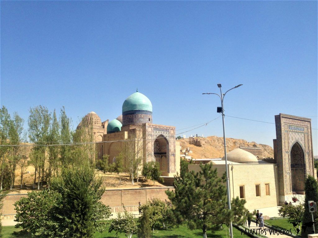 Entrada a Shah-i-Zinda samarcanda uzbekistan viaje gluten