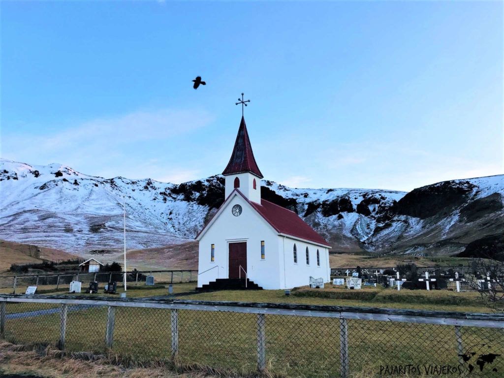 Playa negra Reynisfjara islandia sin gluten free Iglesia Reyniskirkja