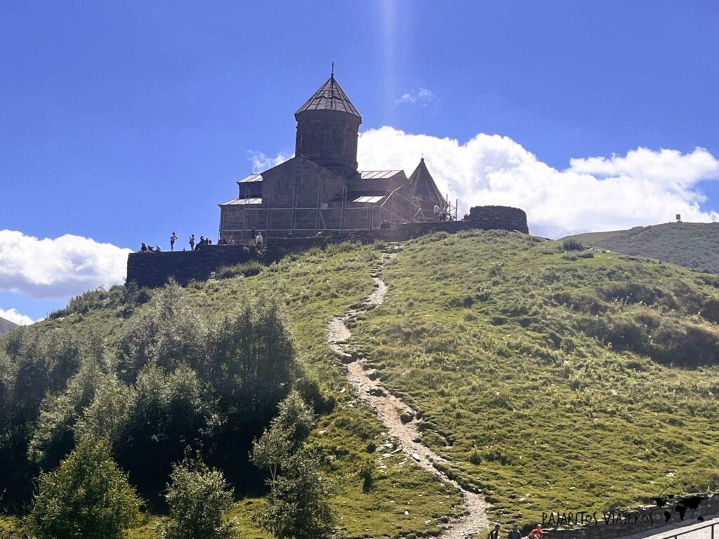 gergeti kazbegi georgia