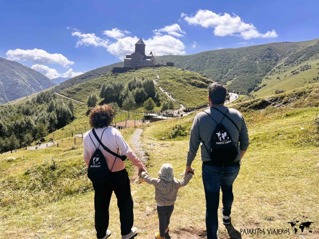 Gergeti georgia kazbegi